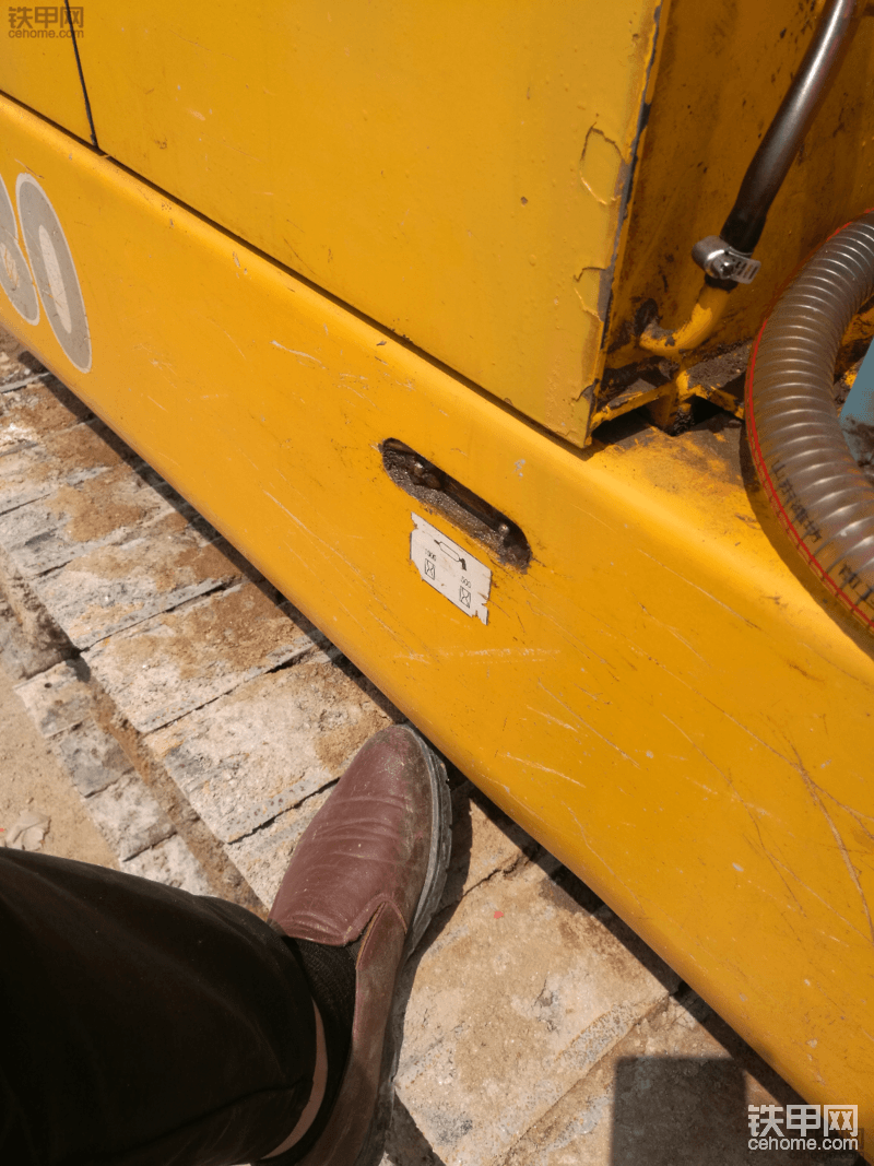 駕駛室上的兩個黃油嘴是打哪里的咧-帖子圖片