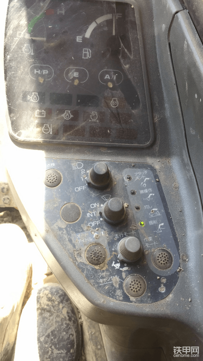 开了十多年挖机,竟然不知怠速开关