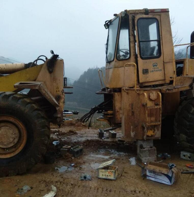 綏德小周談維修（3）完美修復鏟車鉸接間隙，效果接近新車狀態！