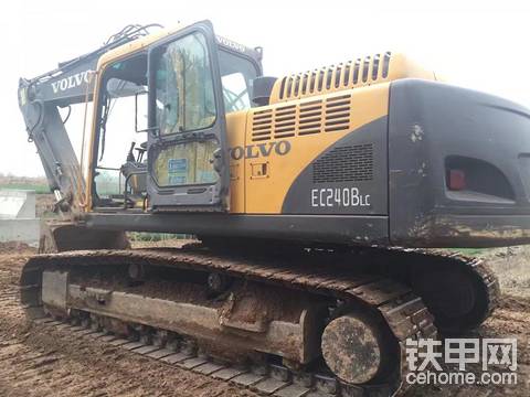 沃爾沃 EC210BLCprime2.9m-stick 二手挖掘機(jī)價(jià)格 28萬 14888小時(shí)
