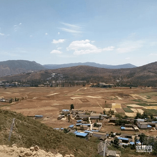 为了看天龙八部，千里迢迢去大理开挖机，遭遇地震……