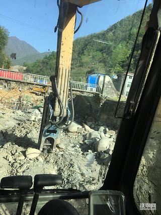 我在矿山当学徒，1年差点成了神经病