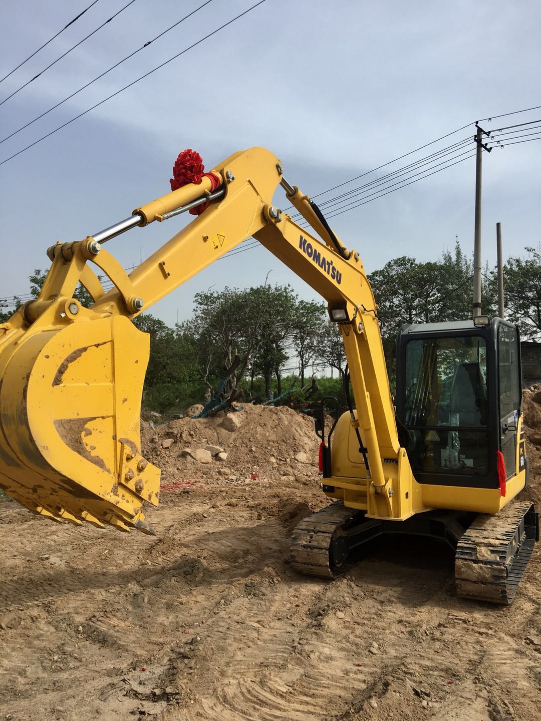 貨車司機(jī)轉(zhuǎn)行開挖機(jī)，喜提小松56講述1200小時