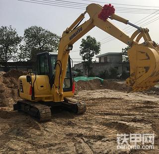 貨車司機(jī)轉(zhuǎn)行開挖機(jī)，喜提小松56講述1200小時(shí)
