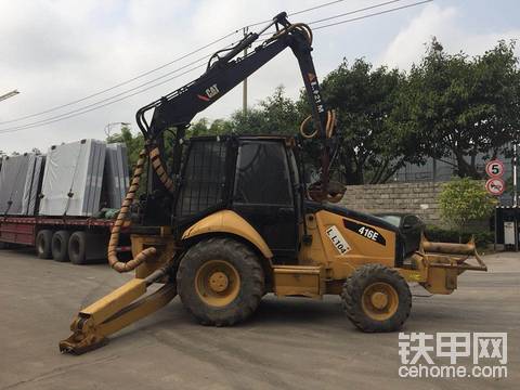 出售一臺(tái)美國(guó)卡特抓木機(jī)，抓管機(jī)