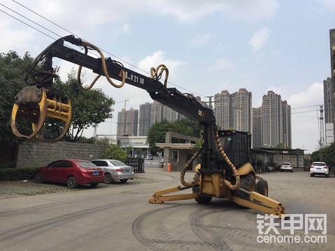出售一臺(tái)美國(guó)卡特抓木機(jī)，抓管機(jī)