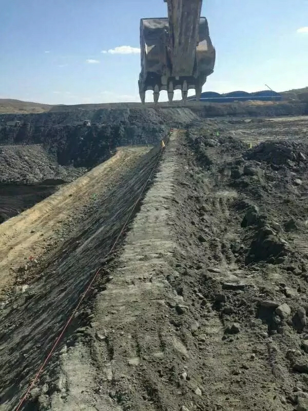 深山老林開挖機，礦山爆破石頭，最后警車都來了！