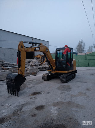 卡特55柳工60提車作業(yè)