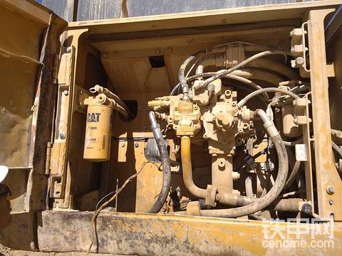 我在非洲修挖机（12）卡特彼勒349D发动机憋车   引发又一轮内部争斗
