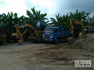 一眼入迷挖掘机，不远200公里去学习