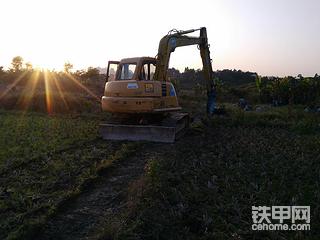 一眼入迷挖掘机，不远200公里去学习