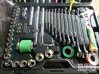 卖1000多的挖机工具箱好不好用？操家伙上手试用，检验出真理！