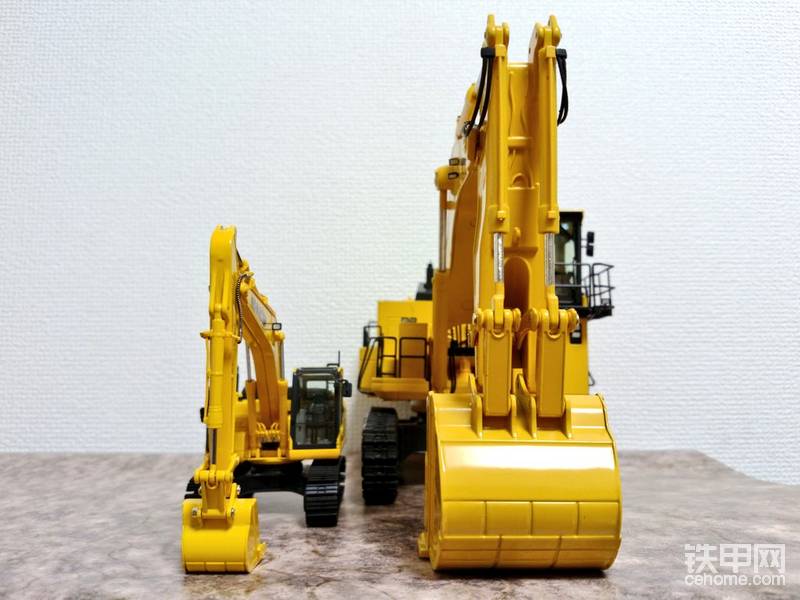 小松PC200-11和PC2000-8挖掘机模型-帖子图片