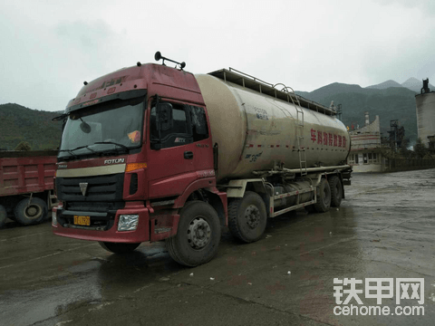 散裝水泥罐車