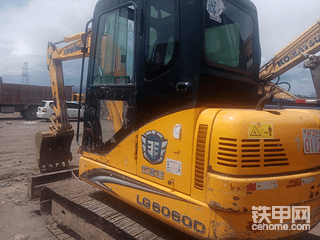 入行10多年，我從學(xué)費(fèi)5000開鏟車，到擁有3臺(tái)小挖！