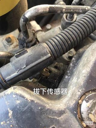 小松200-8维修记：换掉老化胶条、分分钟解决漏油烦恼！