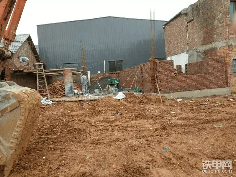 在建工程，磚混結(jié)構(gòu)