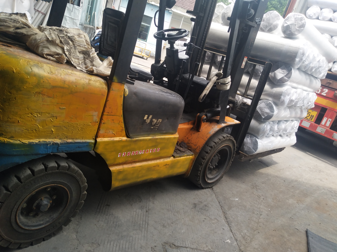 杭州临平地区租一台3吨叉车，实心轮胎