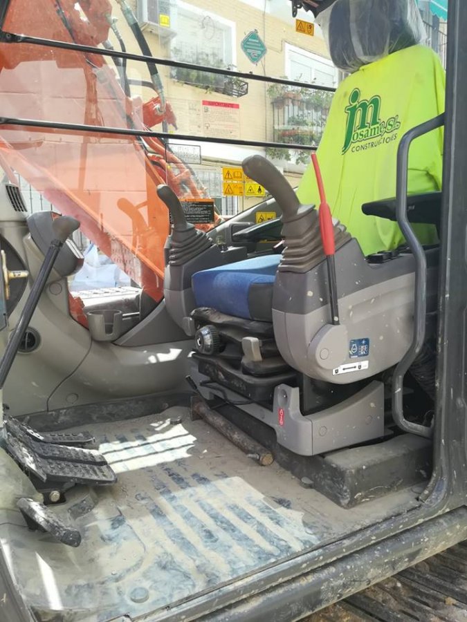 日立ZX130-3挖掘機(jī)