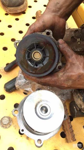 肉疼！破费1000多，临工6210又换水泵了