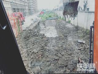 我爱车如命，替班司机却给我的座椅烧了大洞
