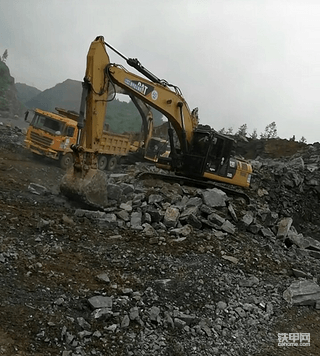 【矿山往事1】原来大型挖机打黄油要用电动黄油枪