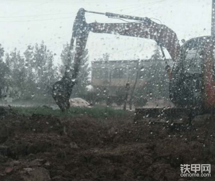 挖掘机雨季施工注意事项2-帖子图片