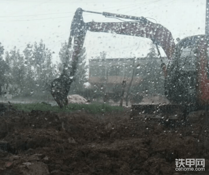 挖掘機雨季施工注意事項2-帖子圖片