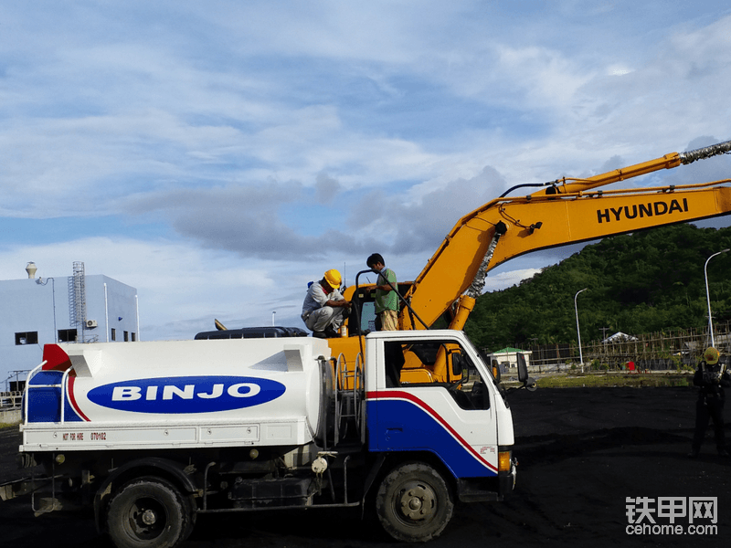 BINJO公司油罐车