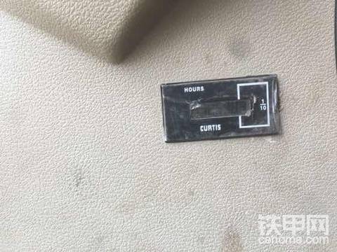 一年没动的小时表被捣腾又走了