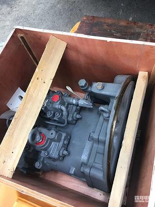 非專業(yè)角度解釋挖掘機(jī)改泵