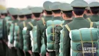【致敬最可爱的人】为挖机人里的军人点赞！