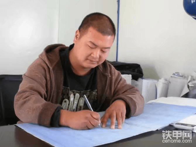 熟悉全套圖紙，運(yùn)籌帷幄才能調(diào)度和全方位安排機(jī)械流水施工……