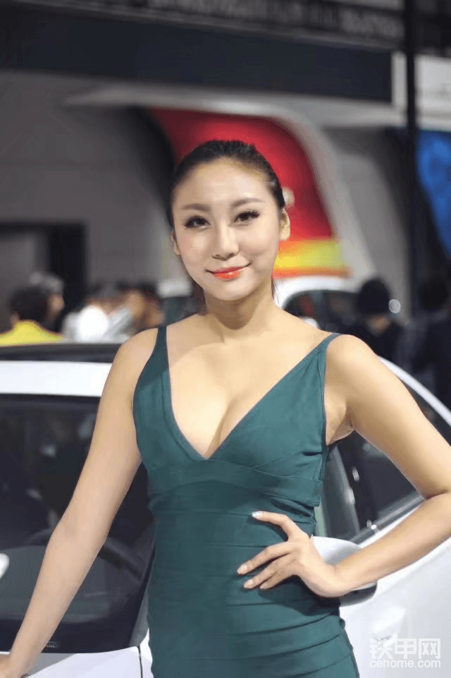 兇器逼人的車模