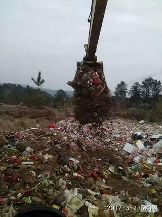 【工程记事】在高速服务区填埋垃圾，还没开始干就吐了