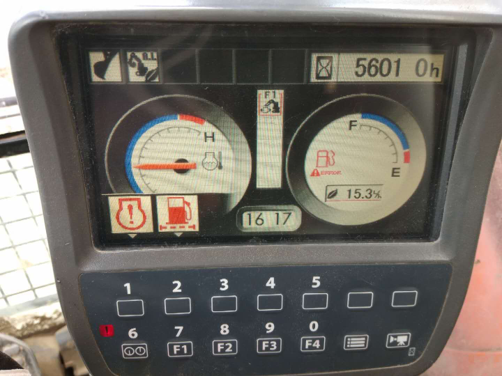 日立360-3显示屏出现两个加油机标志