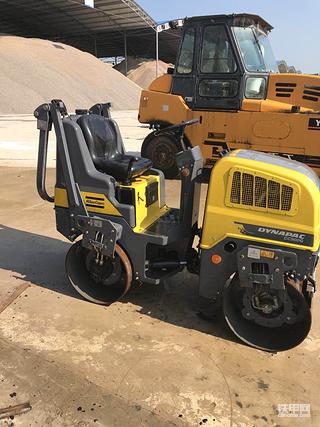 戴納派克型號CC900G    雙鋼雙震壓路機 賣6萬
