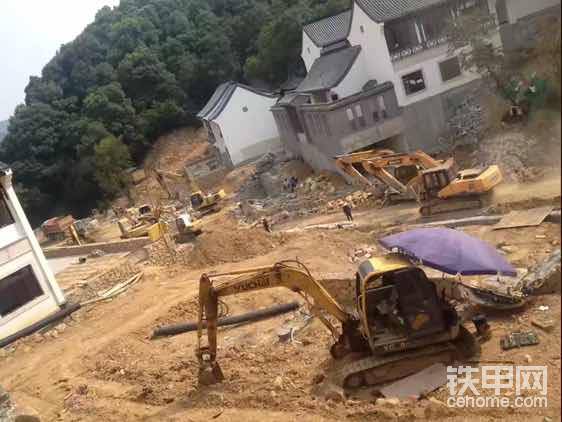 因為時間太久了，都換了很多手機(jī)！當(dāng)初的照片也沒有了。就暫且借用一下其它的照片，沒辦法鐵甲大大的規(guī)定。<img class="smiley" src="/img/smiley/new/tiejia3.gif">