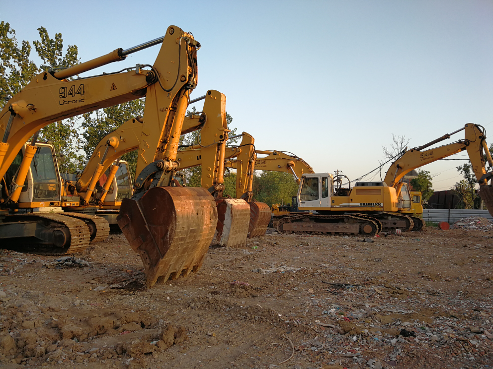 一批德國(guó)利勃海爾挖掘機(jī)liebherr