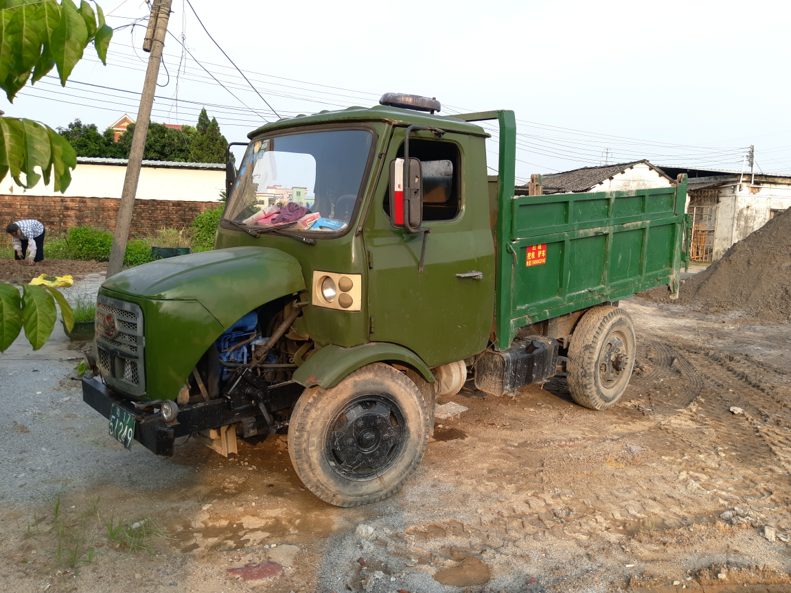 30機(jī)，拖拉機(jī)，鏟車找活干