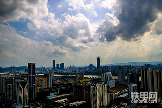 【建設(shè)偉大祖國】南方有湛空 云深不見霧