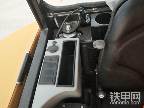 新提卡特302.7作业