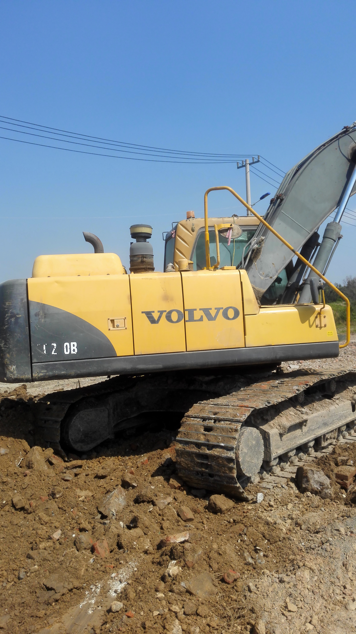 山东省潍坊市寿光市找沃尔沃200挖掘机司机.