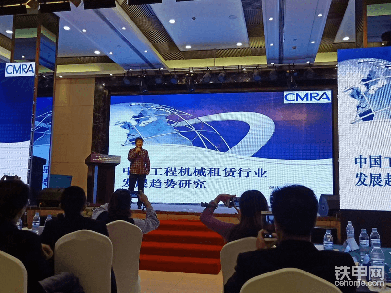 面對這個(gè)龐大的租賃市場，中國擁有近6000億元的規(guī)模，全球最大的租賃蛋糕，行業(yè)態(tài)勢正在發(fā)生巨變，相信有橫空出世的企業(yè)凸現(xiàn)…