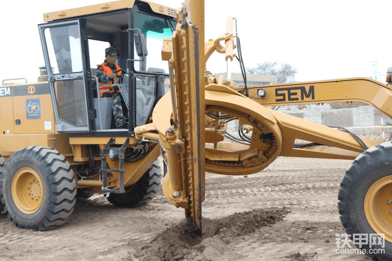 山工SEM919平地機(jī)
詢問低價(jià)
<a href='<a href='https://product.cehome.com/pingdiji/sem/sem_sem919/view/price/#insertSummaryInquiry' target='_blank'>網(wǎng)頁鏈接</a>' target='_blank'>網(wǎng)頁鏈接</a>