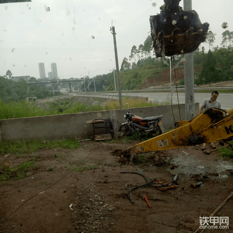 才進(jìn)修理廠的樣子，都不敢掉重了
