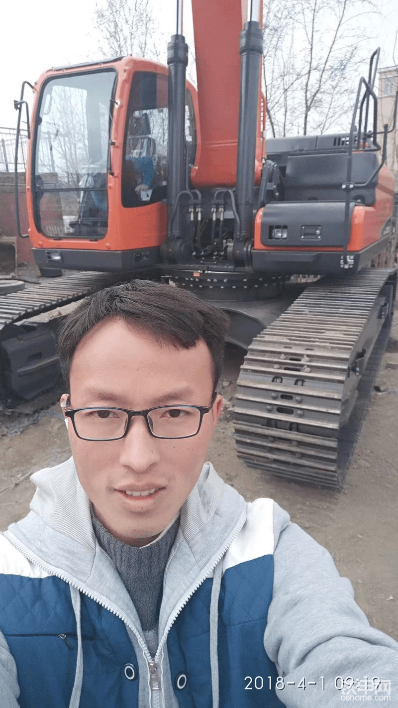 提新挖機(jī)那天