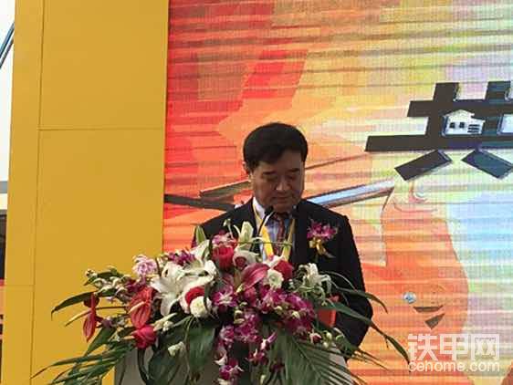 協(xié)會領(lǐng)導(dǎo)蘇子孟評價山東臨工2018年取得的成績