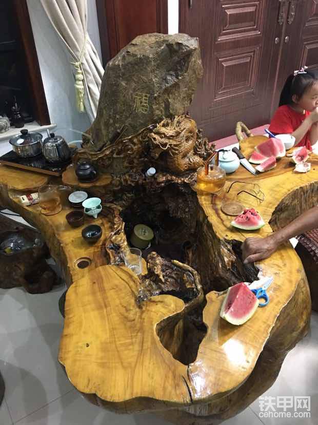 這茶幾不錯吧不過不是我家的是親戚家的我的還在加工中