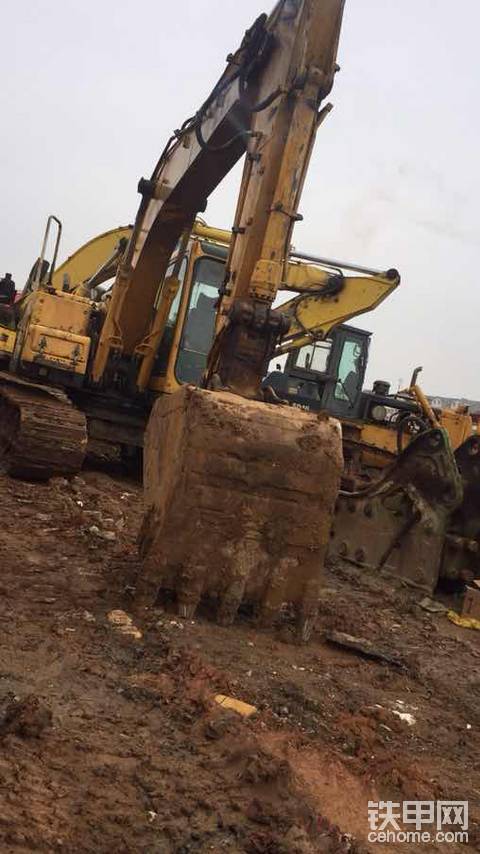 跪求山东临工挖掘机的合格证，